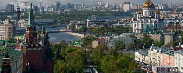 Вид на башни Московского Кремля, Александровский сад и храм Христа Спасителя Вид на башни Московского Кремля, Александровский сад и храм Христа Спасителя - 俄羅斯衛星通訊社