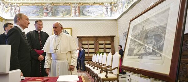 普京與天主教教宗交換禮物 - 俄羅斯衛星通訊社