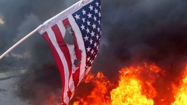 美國旗焚燒 - 俄羅斯衛星通訊社