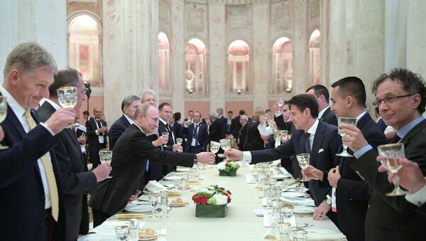 意大利總理請普京吃魚和冰淇淋 - 俄羅斯衛星通訊社