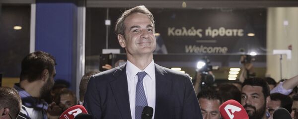 Председатель партии Новая демократия Кириакос Мицотакис во время пресс-конференции - 俄罗斯卫星通讯社