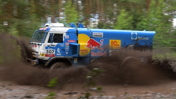 布里亚特救援人员帮助“丝绸之路”拉力赛德国赛车手脱困 - 俄罗斯卫星通讯社