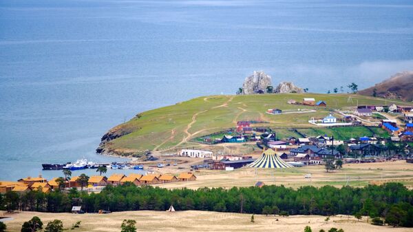 贝加尔湖最大岛屿奥尔洪岛的胡日尔镇 - 俄罗斯卫星通讯社