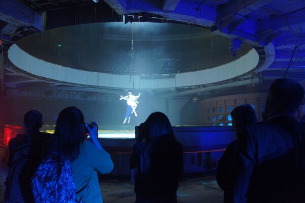 《马戏内部》片段：空中舞蹈演员正在排练 - 俄罗斯卫星通讯社