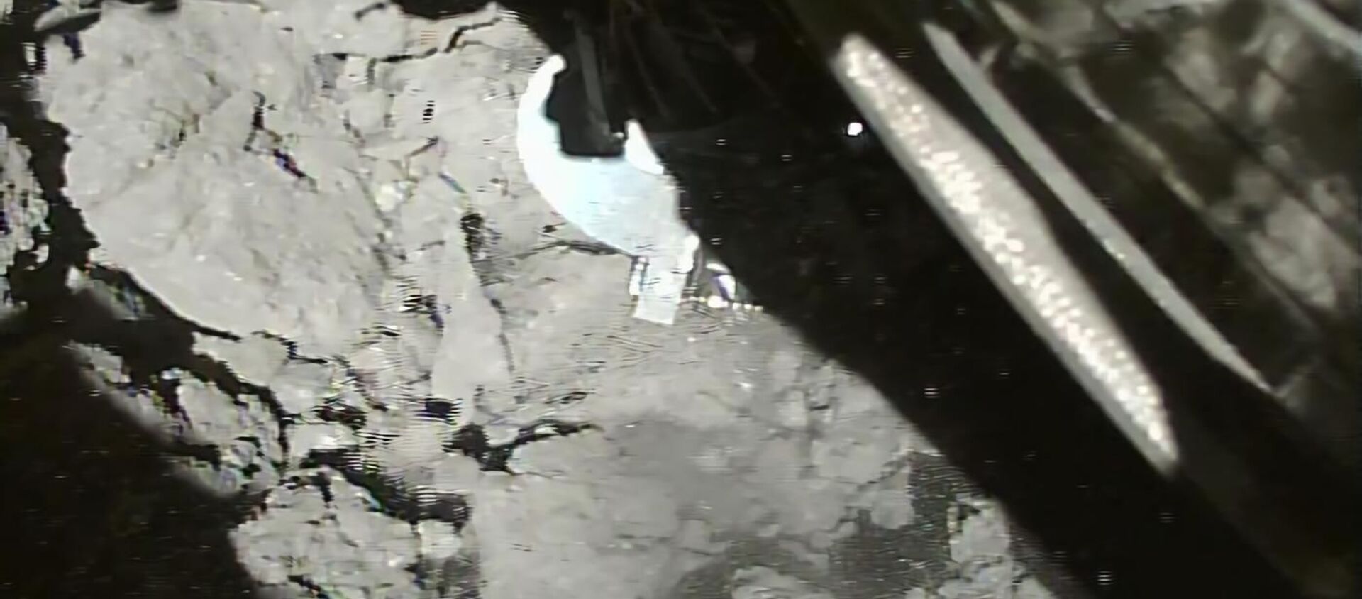 Фотография, полученная в первые четыре секунды после посадки Хаябусы-2 на астероид Рюгю - 俄羅斯衛星通訊社, 1920, 18.12.2020