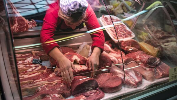 Прилавок с мясом на Даниловском рынке в Москве - 俄罗斯卫星通讯社