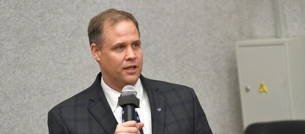 吉姆·布里登斯廷 - 俄羅斯衛星通訊社