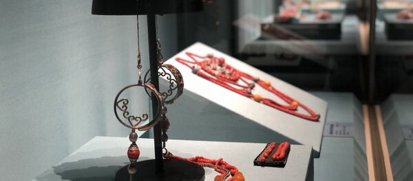 俄罗斯多民族金银珠宝缤纷亮相天津博物馆 - 俄罗斯卫星通讯社