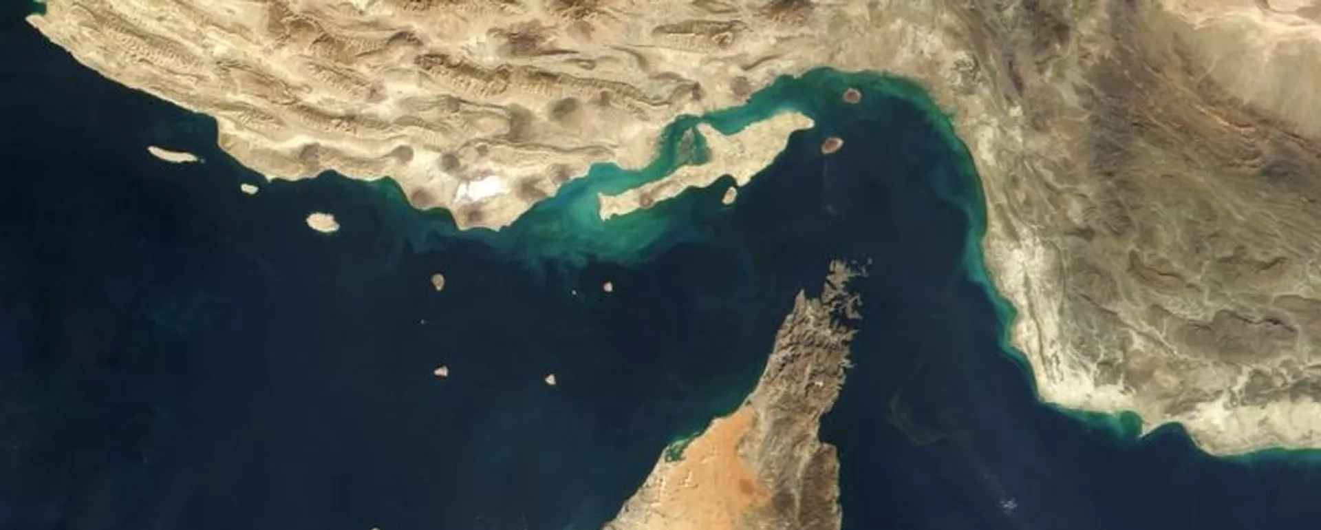 霍尔木兹海峡 - 俄罗斯卫星通讯社, 1920, 04.03.2026