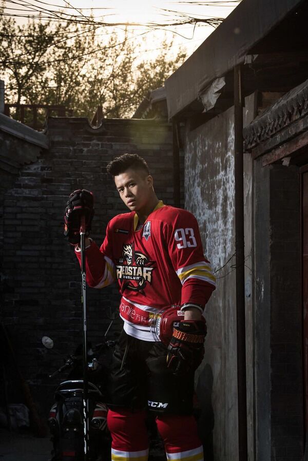 北京崑崙鴻星冰球俱樂部後衛袁俊傑續約一年 - 俄羅斯衛星通訊社