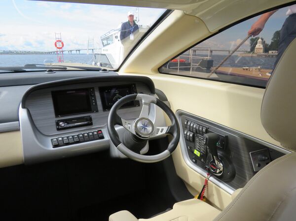 在“國際海軍沙龍-2019”期間展出了敞篷“海豚”和“03150型”快艇——一種VIP級封閉式流線型快艇“戰斧”（Sagaris）。 這是一種小型快速的船隻，可容納6人（船長和五名乘客）。 - 俄羅斯衛星通訊社