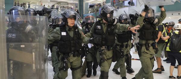 香港警方再次谴责威活动 暂时拘捕49人 - 俄罗斯卫星通讯社