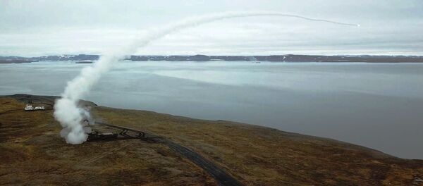 Зенитные ракетные комплексы Тор-М2ДТ во время стрельб на побережье архипелага Новая Земля - 俄罗斯卫星通讯社