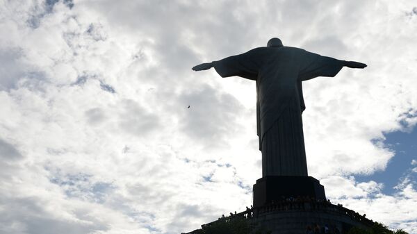 Статуя Христа-Искупителя на горе Корковаду в Рио-де-Жанейро, Бразилия - 俄羅斯衛星通訊社