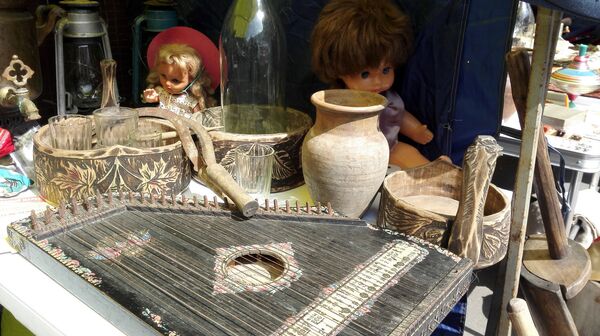 跳蚤市場上可以買到獨具歷史的物件 跳蚤市場上可以買到獨具歷史的物件 - 俄羅斯衛星通訊社