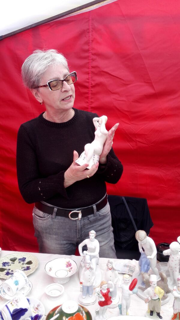 收藏家馬琳娜對蘇聯瓷器如數家珍 收藏家馬琳娜對蘇聯瓷器如數家珍 - 俄羅斯衛星通訊社