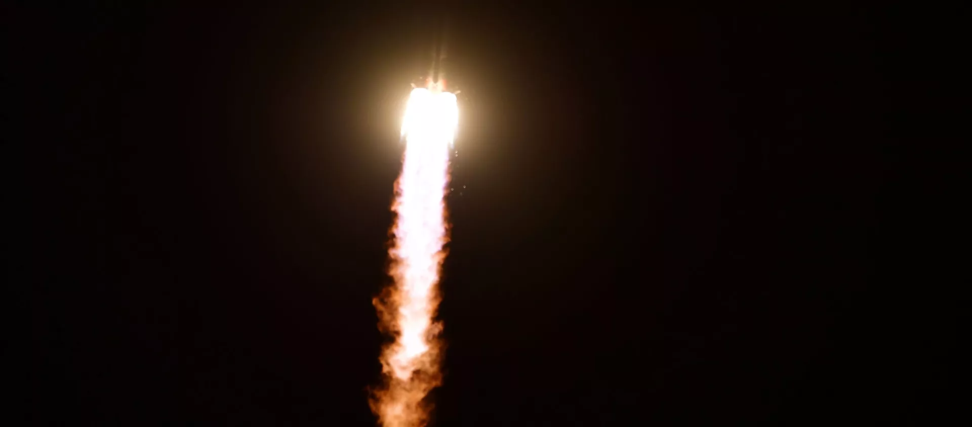 Запуск ракеты-носителя Союз-ФГ с пилотируемым кораблем Союз МС-13  - 俄羅斯衛星通訊社, 1920, 22.10.2019