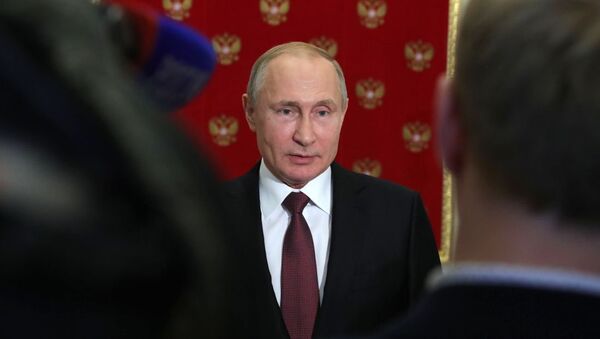 俄总统普京表示,他在克宫会见了吉尔吉斯斯坦前总统阿坦巴耶夫 俄总统普京表示,他在克宫会见了吉尔吉斯斯坦前总统阿坦巴耶夫 - 俄罗斯卫星通讯社