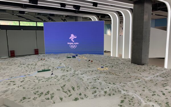 北京2022年冬奥会和冬残奥会分为北京城区、延庆和张家口三个赛区。 - 俄罗斯卫星通讯社
