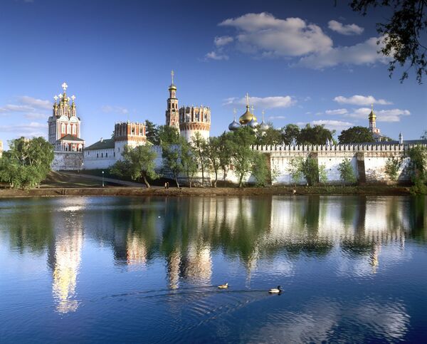 新圣女修道院(Novodevichy Convent)中的建筑群 新圣女修道院(Novodevichy Convent)中的建筑群 - 俄罗斯卫星通讯社