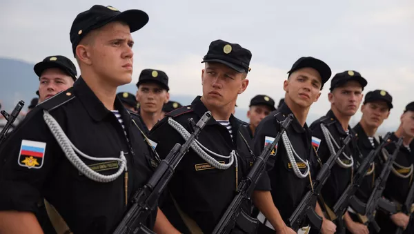 Военнослужащие во время репетиции парада, посвященного Дню Военно-Морского Флота России, в Новороссийске - 俄羅斯衛星通訊社