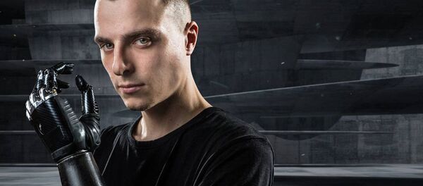 俄罗斯生化人:没了手脚,但不要放弃 俄罗斯生化人:没了手脚,但不要放弃 - 俄罗斯卫星通讯社