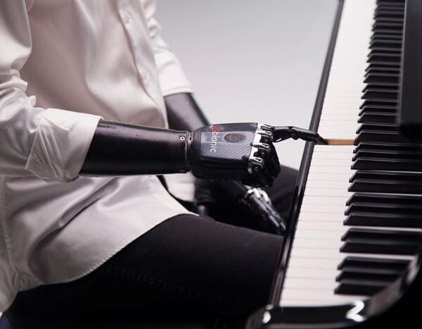 俄羅斯生化人康斯坦丁 - 俄羅斯衛星通訊社