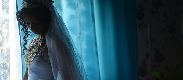 百万富翁悬赏请人色诱未婚妻 百万富翁悬赏请人色诱未婚妻 - 俄罗斯卫星通讯社