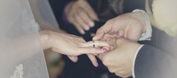 俄罗斯结婚和离婚的人都少了 - 俄罗斯卫星通讯社