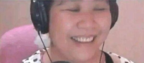 中國一位受年輕人追捧的女主播竟是58歲大媽 中國一位受年輕人追捧的女主播竟是58歲大媽 - 俄羅斯衛星通訊社