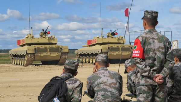 Китайская команда на танковом биатлоне - 俄羅斯衛星通訊社