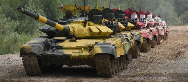 Колонна танков Т-72Б3 во время подготовки к международным соревнованиям Танковый биатлон-2019 на подмосковном полигоне Алабино Колонна танков Т-72Б3 во время подготовки к международным соревнованиям Танковый биатлон-2019 на подмосковном полигоне Алабино - 俄罗斯卫星通讯社