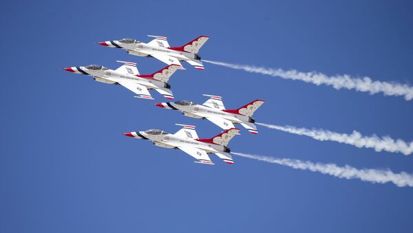 Американские истребители F-16 - 俄羅斯衛星通訊社