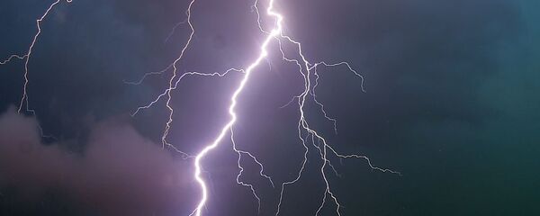 雷击 - 俄罗斯卫星通讯社