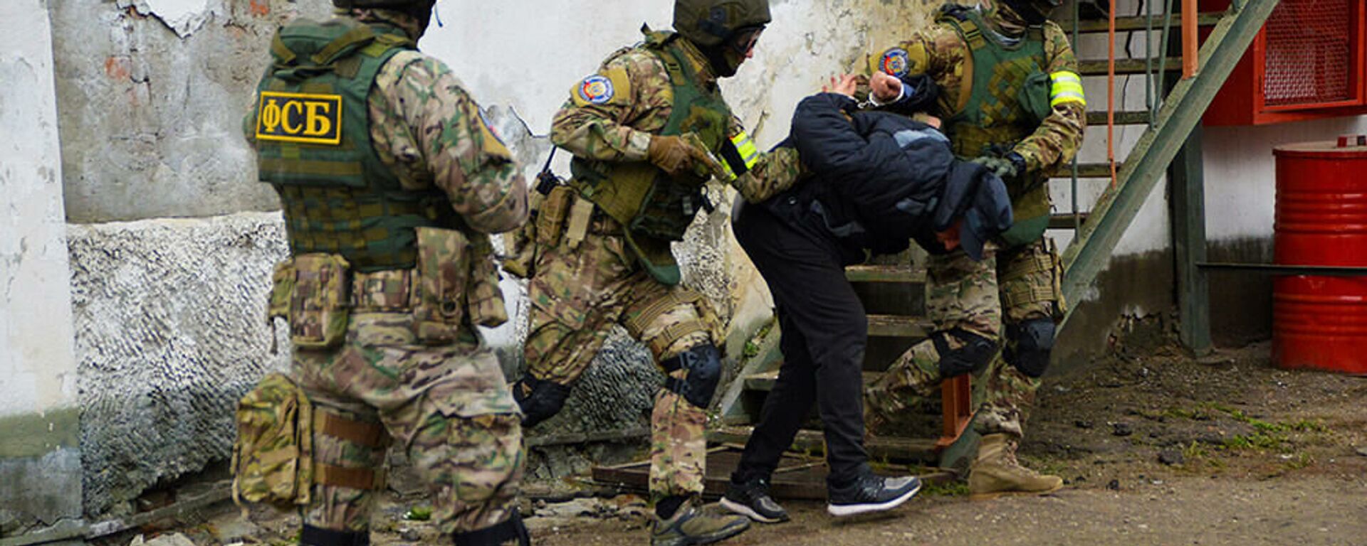 俄安全局制止乌克兰情报机构三名同谋在俄多地的破坏活动 - 俄罗斯卫星通讯社, 1920, 22.07.2025