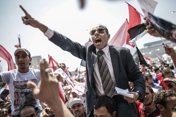 穆罕默德·卡扎菲的反對者在埃及開羅解放廣場。 - 俄羅斯衛星通訊社