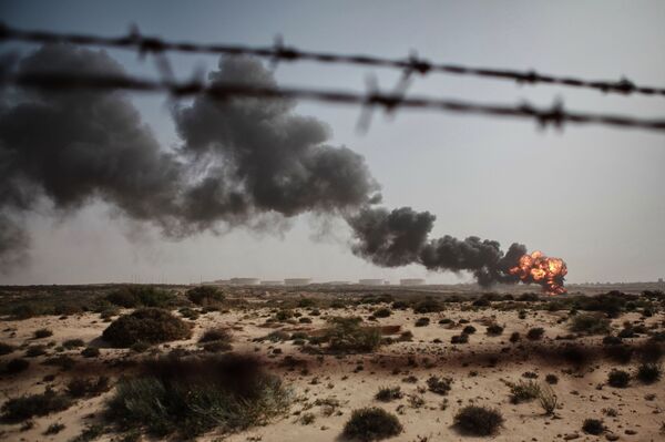 利比亞佈雷加市焚燒石油生產過程中產生的廢物。 - 俄羅斯衛星通訊社
