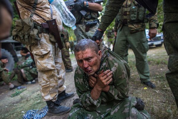 在沙赫喬爾斯克爭奪戰中被俘的一名烏克蘭傘兵。 - 俄羅斯衛星通訊社