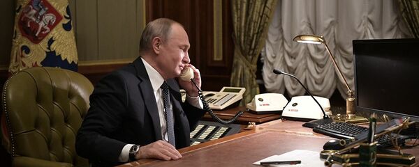 俄乌总统通电话讨论顿巴斯局势 俄乌总统通电话讨论顿巴斯局势 - 俄罗斯卫星通讯社