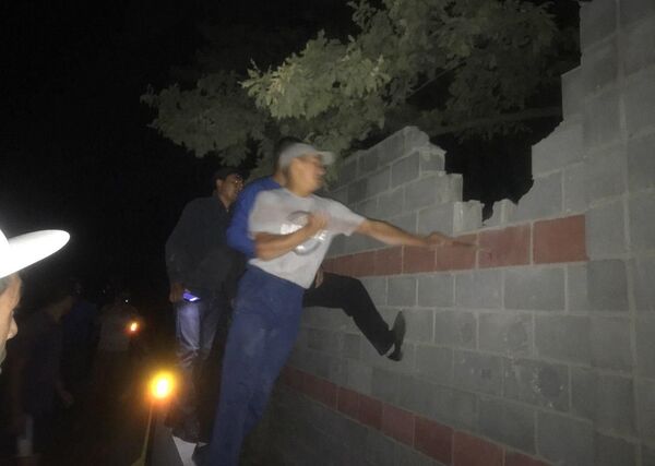 强攻阿坦巴耶夫的住所 - 俄罗斯卫星通讯社