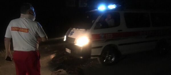 Сотрудник скорой помощи на месте задержания экс-президента Киргизии Алмазбека Атамбаева - 俄罗斯卫星通讯社