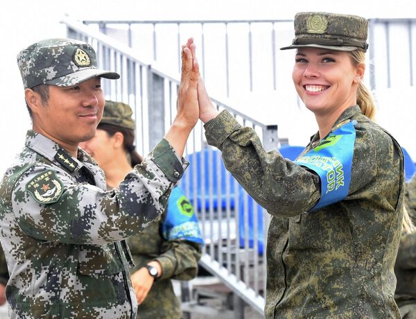 国际军事比赛上的女兵风采 - 俄罗斯卫星通讯社