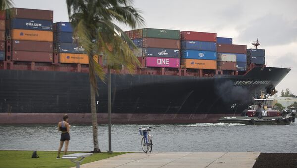 携运新冠病毒感染者的两艘邮轮停靠美佛罗里达州港口 - 俄罗斯卫星通讯社