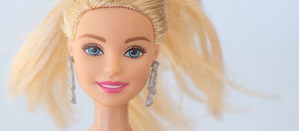 “芭比女孩”因外貌让男人疯狂被迫辞职 - 俄罗斯卫星通讯社