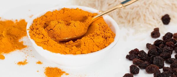 俄杜馬議員建議使用姜黃、冷杉精油和水蛭等替代醫學預防新冠病毒 - 俄羅斯衛星通訊社