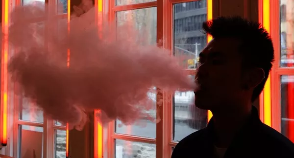中國是電子煙的最大生產地,中國出口的電子煙佔世界總產量的90%以上。 中國是電子煙的最大生產地,中國出口的電子煙佔世界總產量的90%以上。 - 俄羅斯衛星通訊社