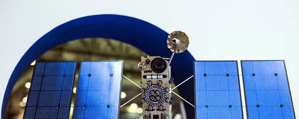 Макет российского космического аппарата серии Глонасс-К - 俄羅斯衛星通訊社