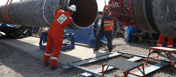 Рабочие на строительной площадке газопровода Nord Stream 2 в Кингисеппе, Россия - 俄罗斯卫星通讯社