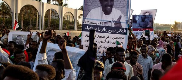 苏丹过渡军事委员会主席布尔汉宣誓就职联合主权委员会主席 - 俄罗斯卫星通讯社