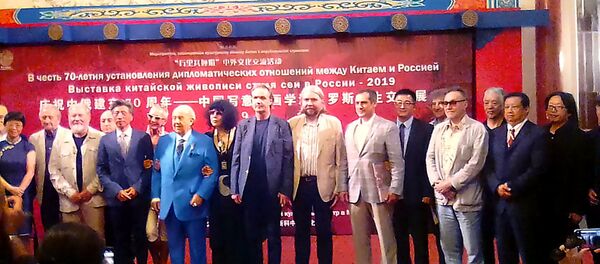 中国写意油画学派俄罗斯写生交流展在莫斯科文化中心开幕 中国写意油画学派俄罗斯写生交流展在莫斯科文化中心开幕 - 俄罗斯卫星通讯社